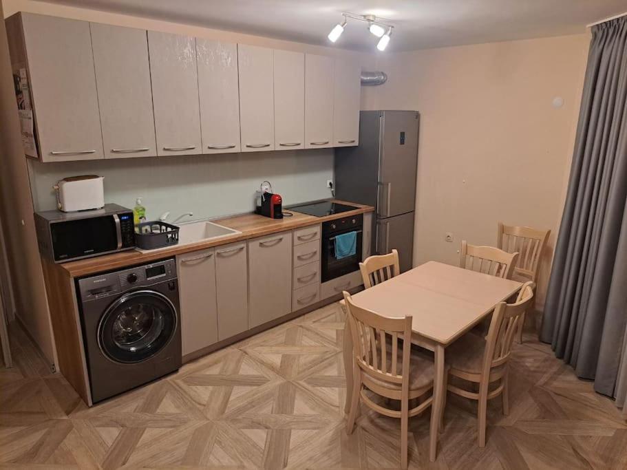 Markapart 3 - Apartment In Downtown Ruse Exterior photo